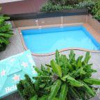 Открытый бассейн (работает по сезонам), Гостевой дом Рассвет