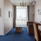 Люкс, Отель Sky Lux