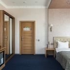 Люкс, Отель Sky Lux