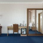 Люкс, Отель Sky Lux