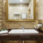 Люкс, Отель Sky Lux