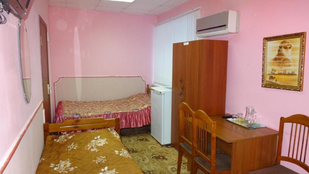 Семейный (Семейный номер с общей ванной комнатой) отеля Уют, Голицыно, Московская область