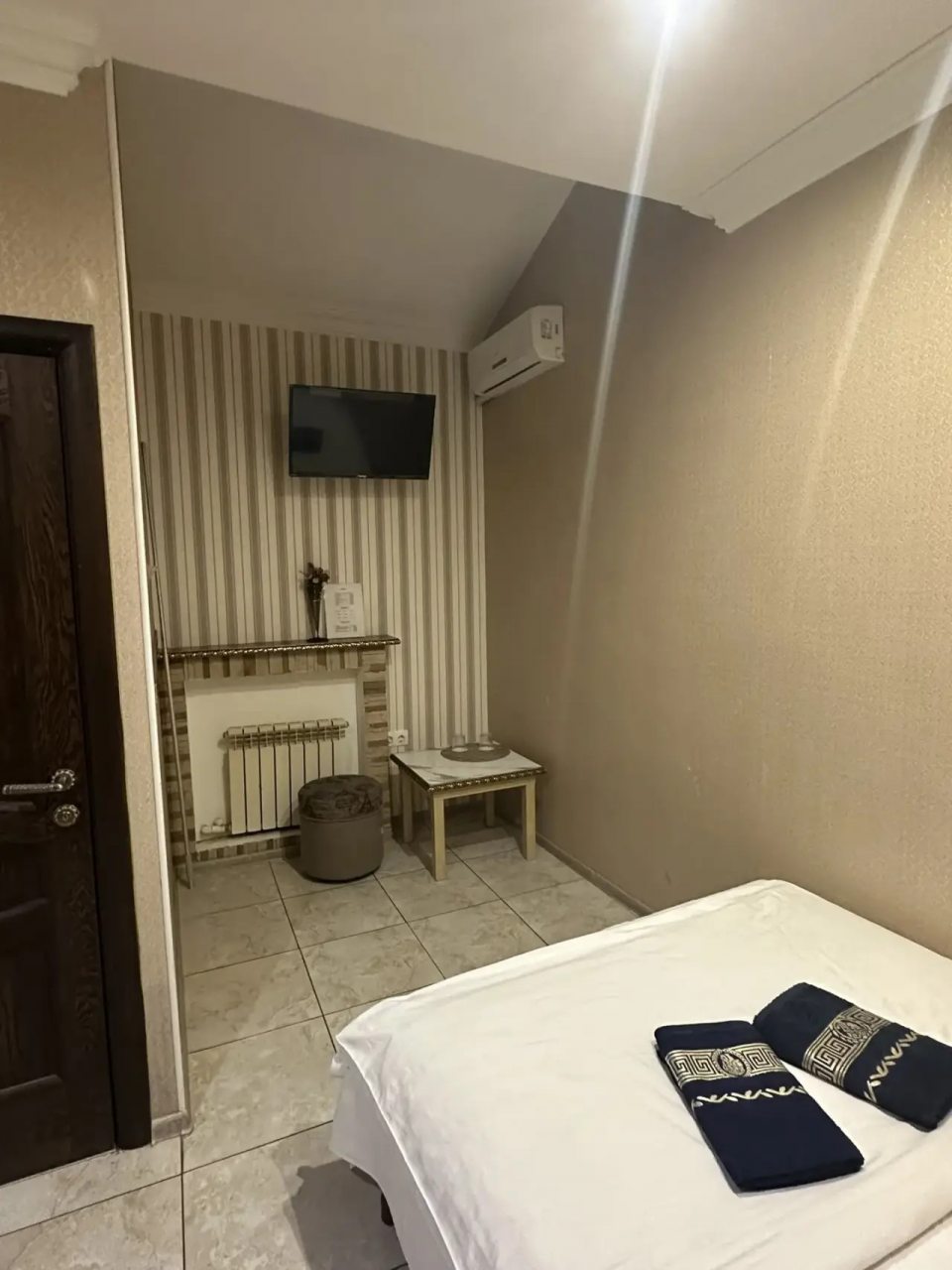 Двухместный ( эконом с двуспальной кроватью )