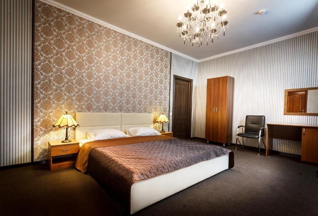 Двухместный (Улучшенный двухместный номер с 1 кроватью) отеля Солнце, Мысхако