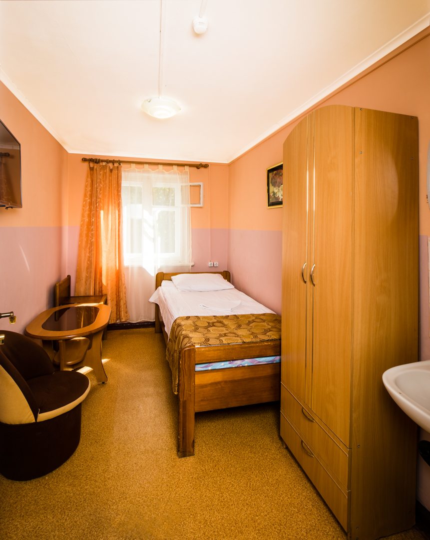 Одноместный (IV категория) гостиницы Золотая бухта, Светлогорск