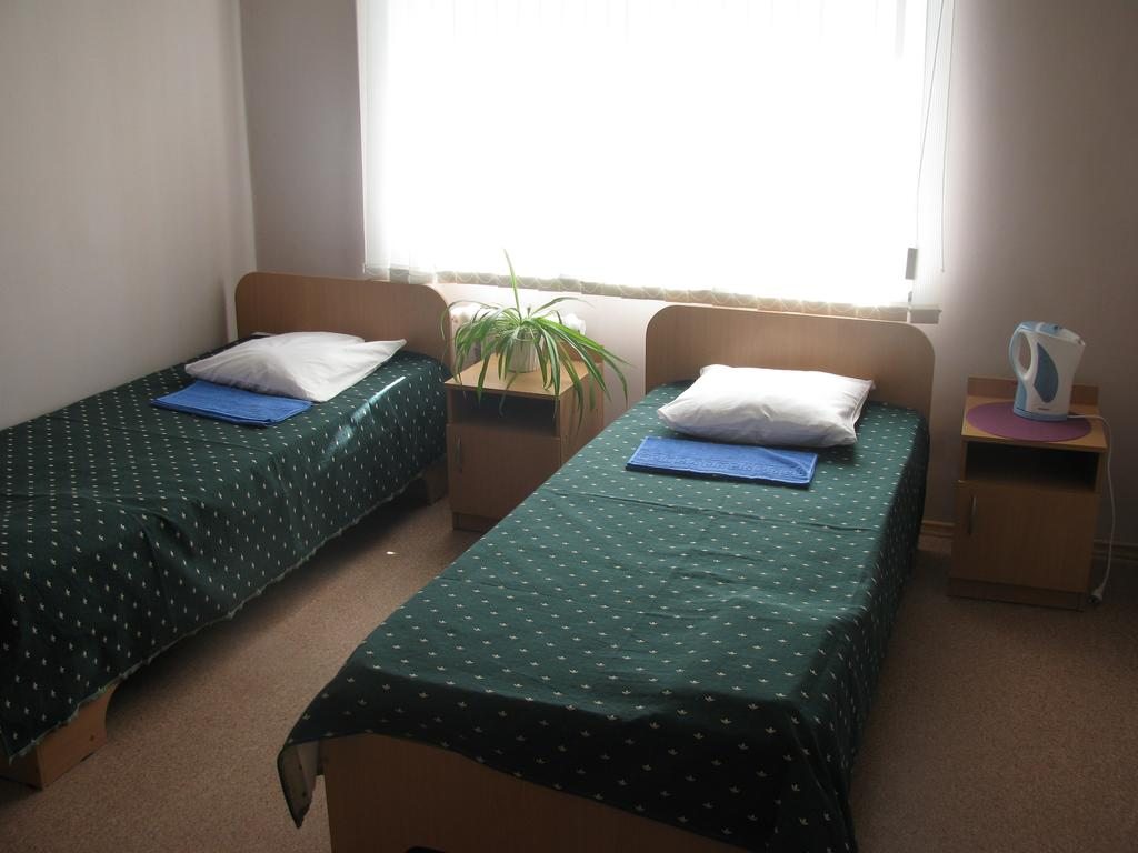 Двухместный (Двухместный номер с 1 кроватью или 2 отдельными кроватями и душем) отеля Искра, Люберцы