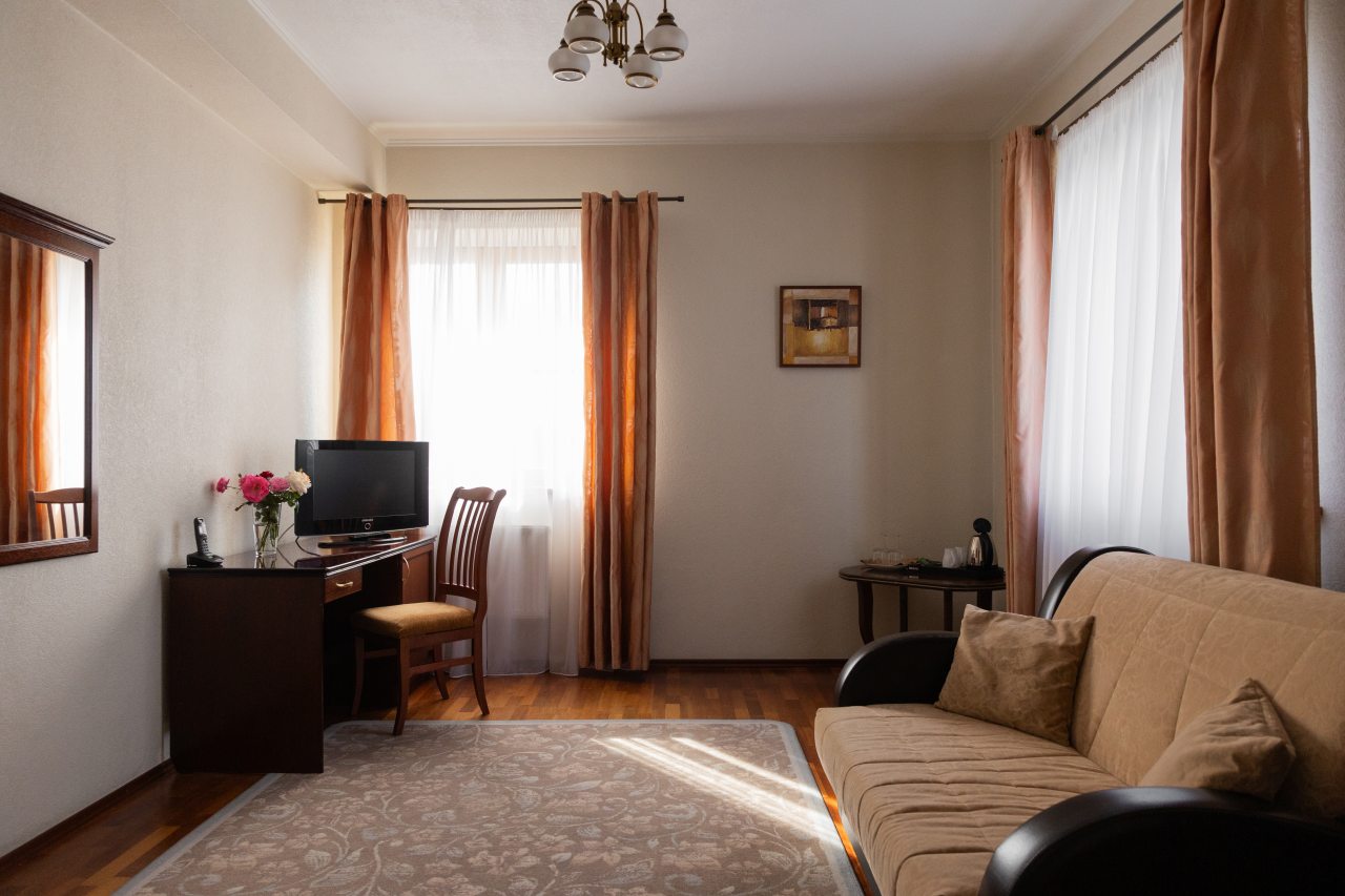 Люкс, Гостиница 40-й меридиан Яхт-клуб