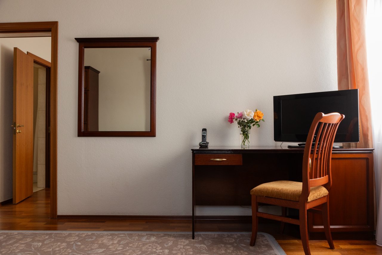 Люкс, Гостиница 40-й меридиан Яхт-клуб