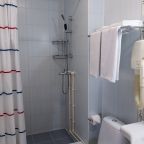 Двухместный (Стандартный двухместный номер Мансарда (с двуспальной кроватью)), Гостиница 40-й меридиан Яхт-клуб