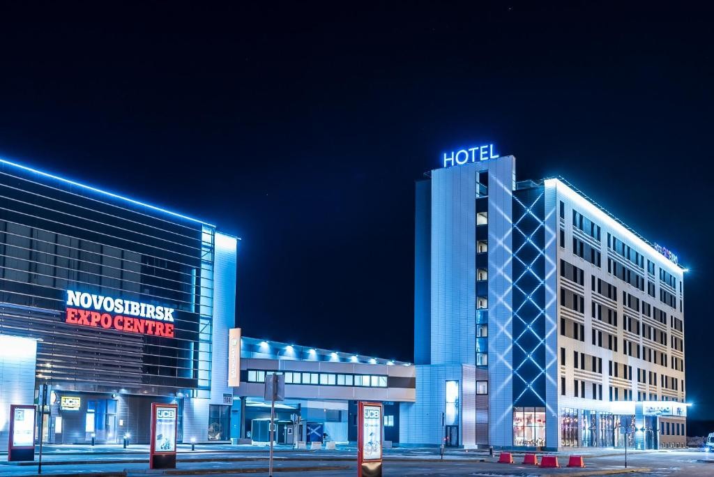 Гостиницы Новосибирска с бассейном — бронирование отелей по лучшим ценам на  2024 год