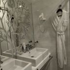 De Luxe, Апартаменты APARTELLO на ул. Толстого 56