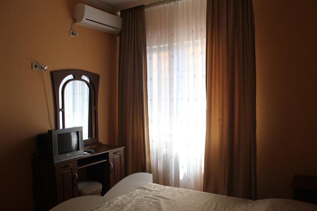 Двухместный (Стандартный двухместный номер с 1 кроватью или 2 отдельными кроватями) гостевого дома Белла на Чкалова, Адлер