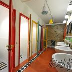 Туалеты и душевые