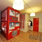 Комната на 14 Гостей, ширина каждой кровати-места 160 см