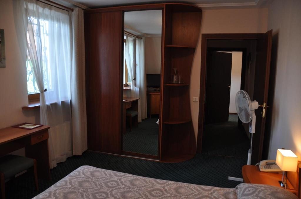 Двухместный (Улучшенный двухместный номер с 1 кроватью) гостиницы Марк, Серпухов