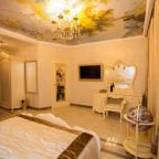 Кто из Вас хотел бы почувствовать себя королём Франции?