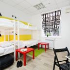 Номер (Кровать в общем номере для женщин с 4 кроватями), Maxi House Hostel