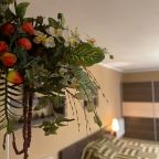 Люкс (Аппартаменты), Отель Евразия