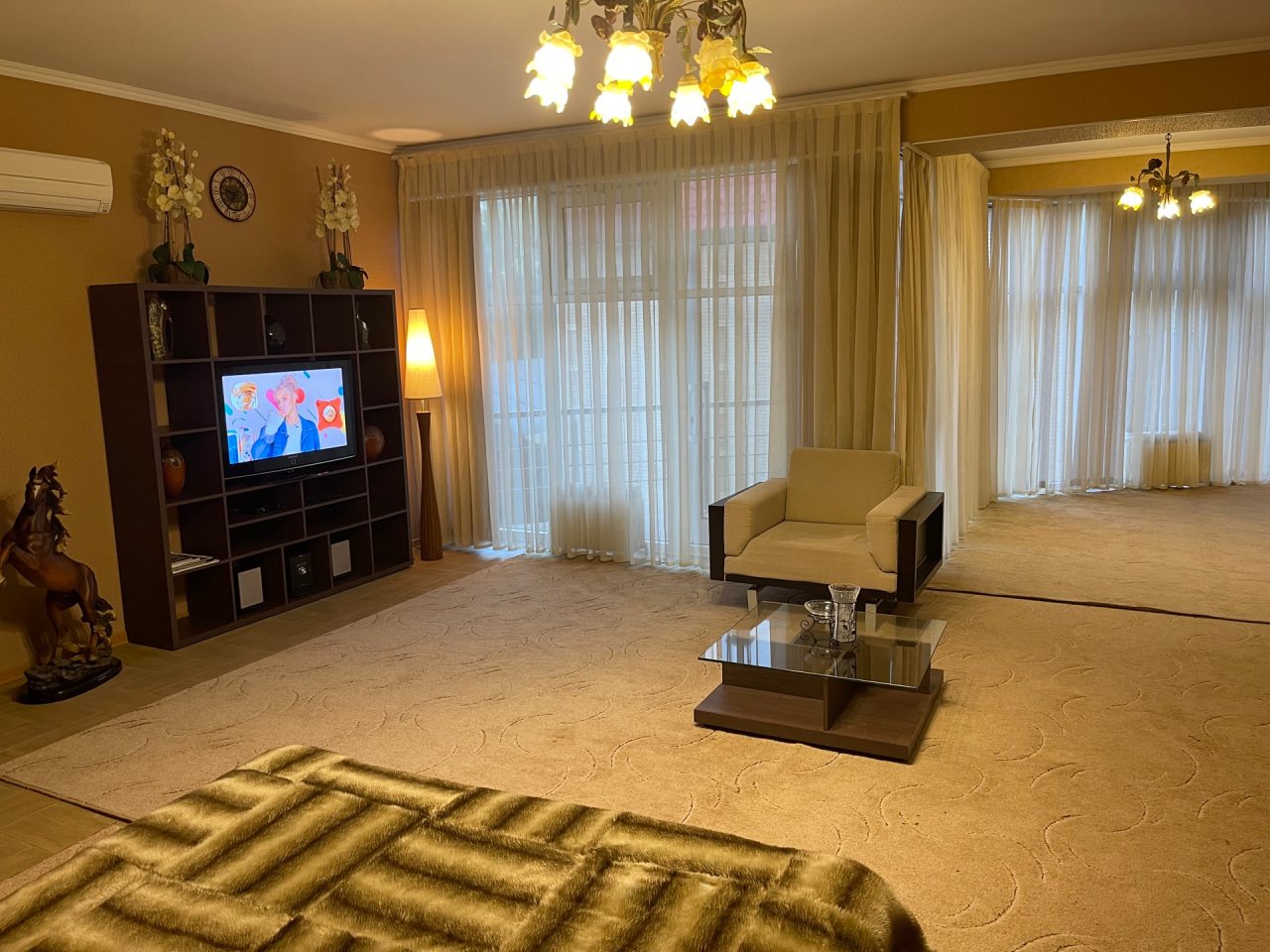 Люкс (Аппартаменты), Отель Евразия