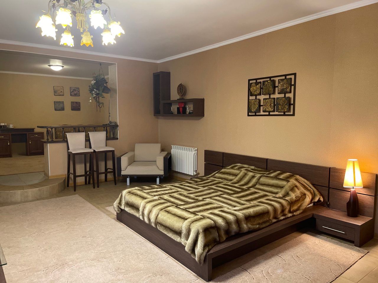 Люкс (Аппартаменты), Отель Евразия