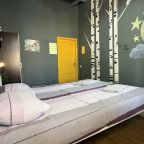 Двухместный (Индивидуальный номер с большой кроватью и телевизором), Хостел Воздух