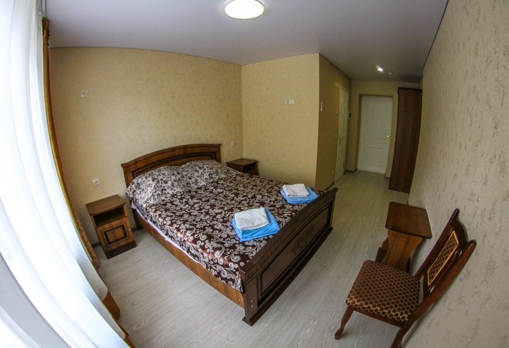 Двухместный (Комфортный номер с двуспальной кроватью) базы отдыха КБГУ, Приэльбрусье