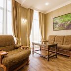 Зона отдыха в гостинной комнате  люкса.
Для семей с детьми .