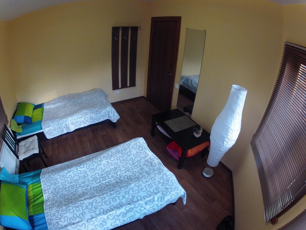 Двухместный (Двухместный номер с 2 отдельными кроватями + дополнительной кроватью) хостела Серпейка, Серпухов