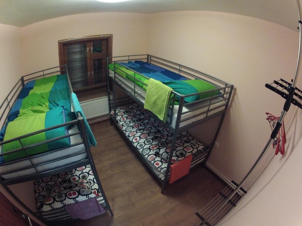 Номер (Кровать в общем четырехместном номере для мужчин) хостела Серпейка, Серпухов