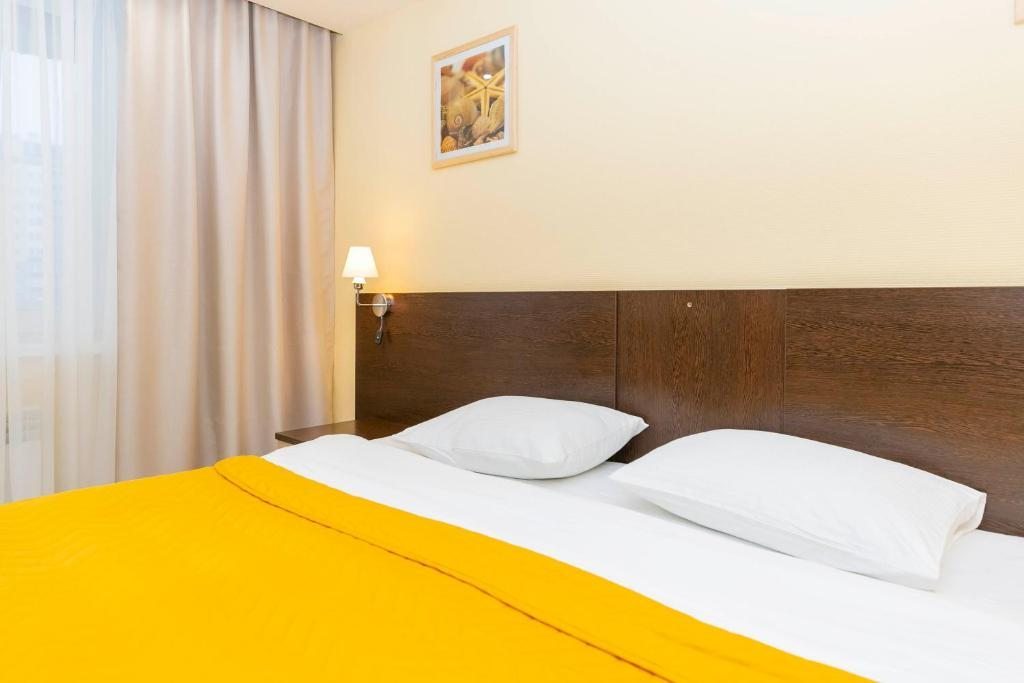 Двухместный (Стандартный двухместный номер с 2 отдельными кроватями) гостевого дома Прогресс, Колпино