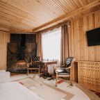 Апартаменты (Трехкомнатные с камином, мини-сауной, балконом), Спа-отель Энергетик на берегу реки