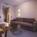 Люкс (Новый), Гостиница Дружба