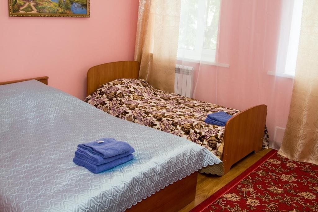 Трехместный (Стандартный трехместный номер) гостевого дома Береговая, Осташков