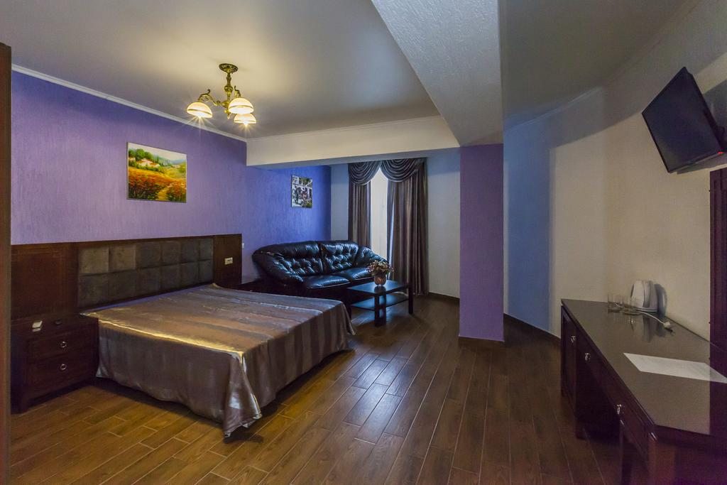 Двухместный (Улучшенный двухместный номер с 1 кроватью) отеля Aqua Villa, Лермонтово