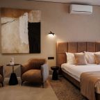 Полулюкс, Гостиница City Hotel