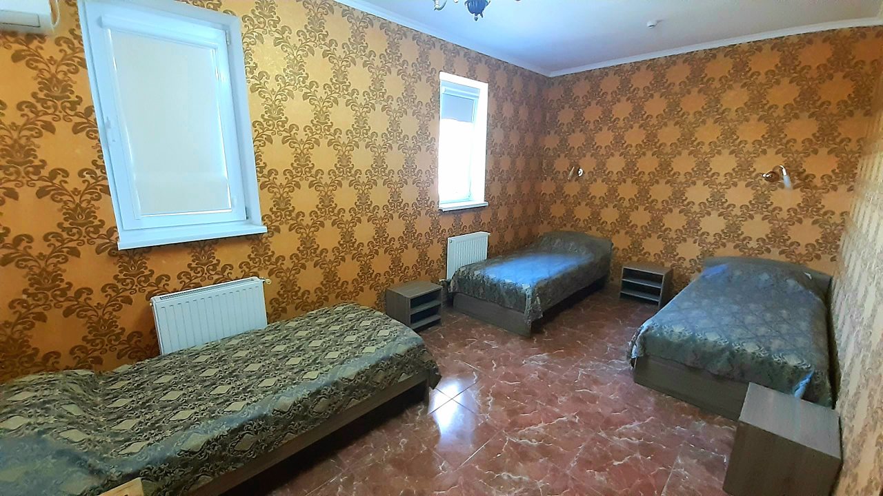 Трёхместный и более, Отель Тимашевск
