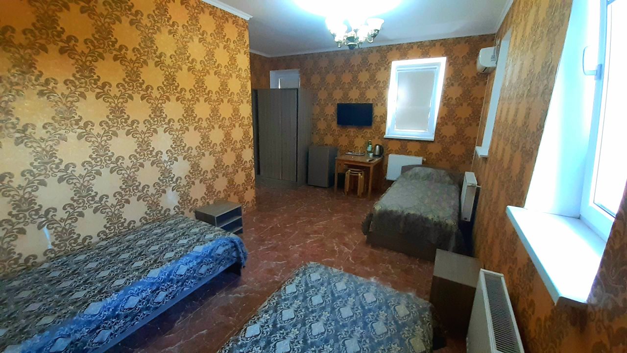 Трёхместный и более, Отель Тимашевск