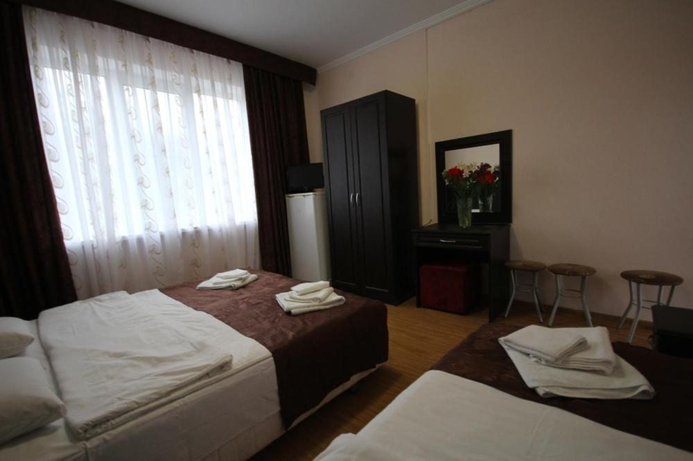 Трехместный (Трехместный номер) курортного отеля Садко, Широкая Балка