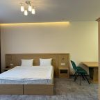 Люкс, Отель Бугарь