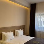 Студио, Отель Бугарь