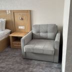 Полулюкс (Джуниор), Отель Бугарь