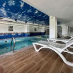 Крытый плавательный бассейн, Отель Бугарь