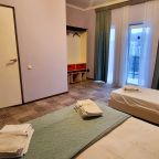 Семейный (Трехместный номер с видом на горы), Гостиница Борсаак