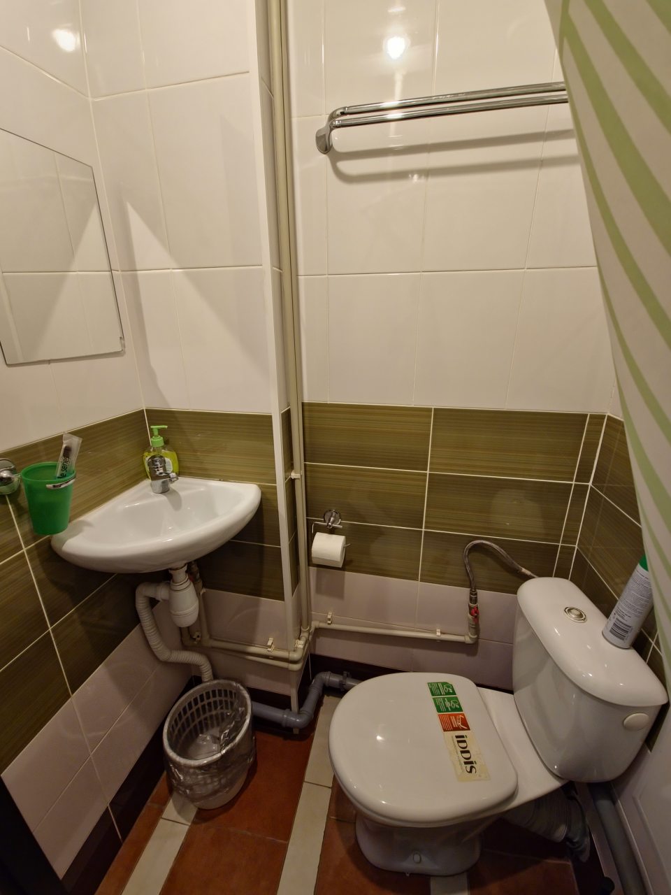 Одноместный номер категории Стандарт. 
Удобства в номера.