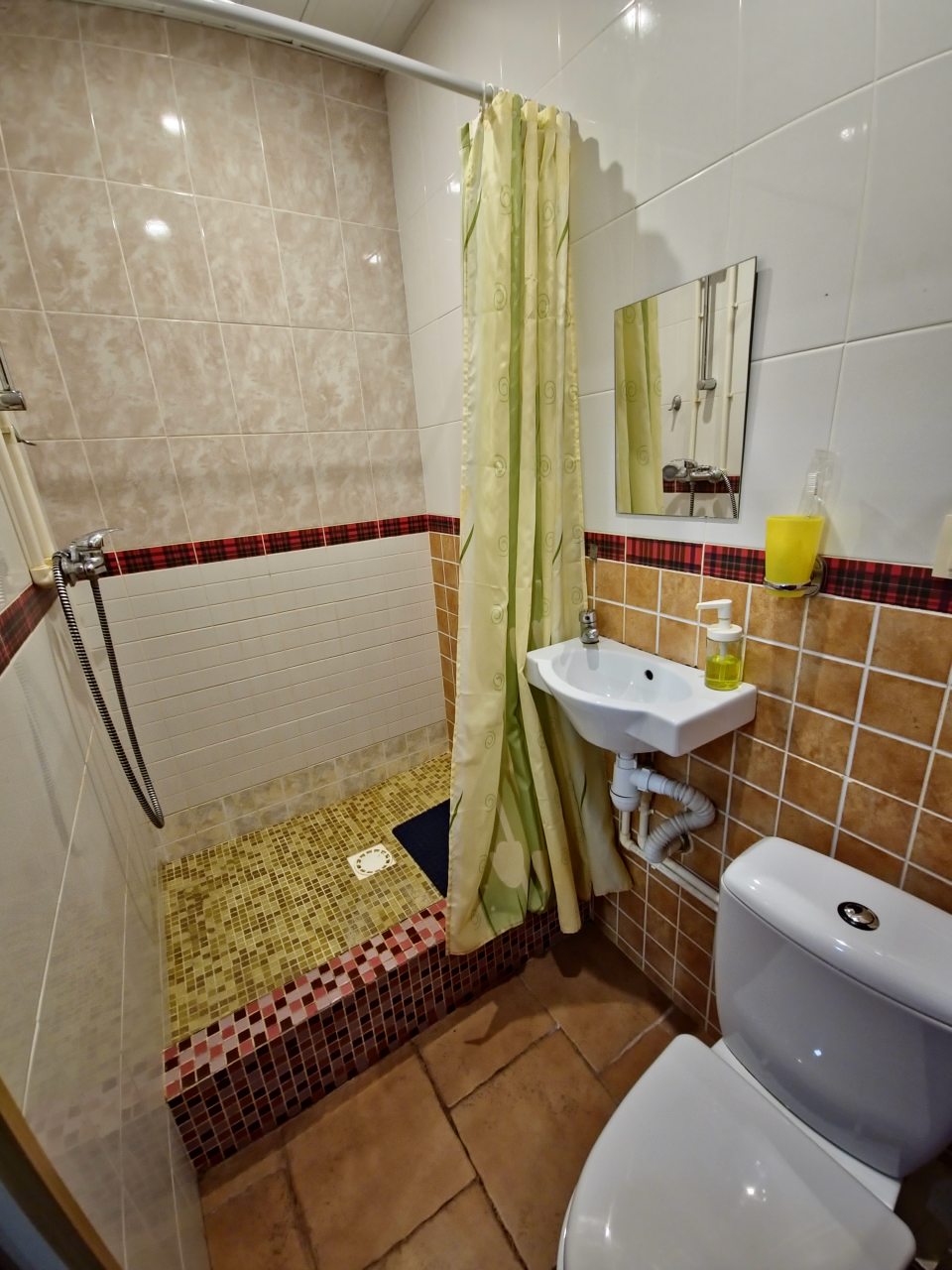 Одноместный номер категории Стандарт. 
Удобства в номера.