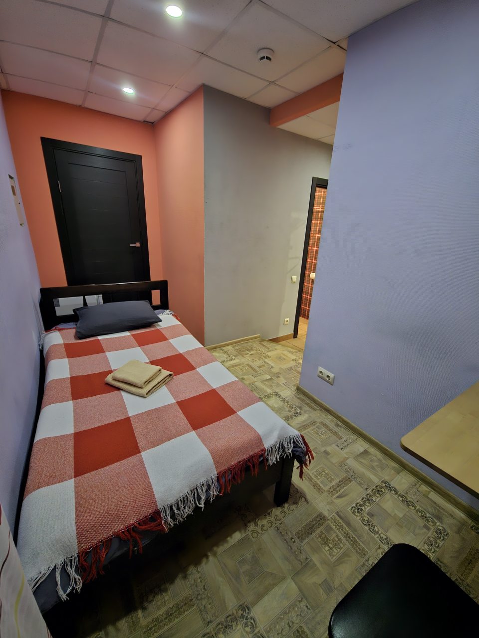 Одноместный номер категории Стандарт. 
Удобства в номера.