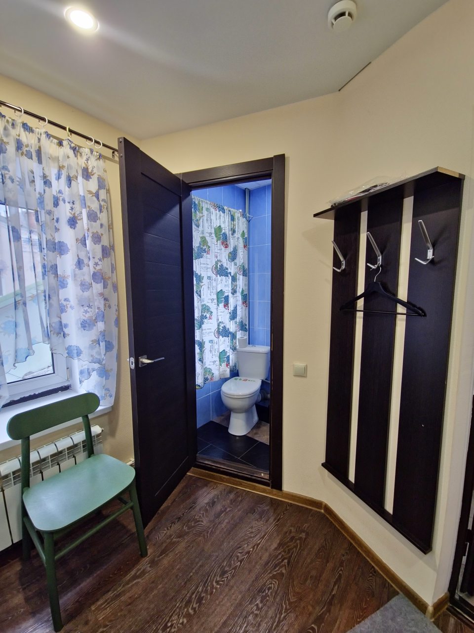 Двухместный номер Эконом.
Туалет в номере. Душ на этаже.