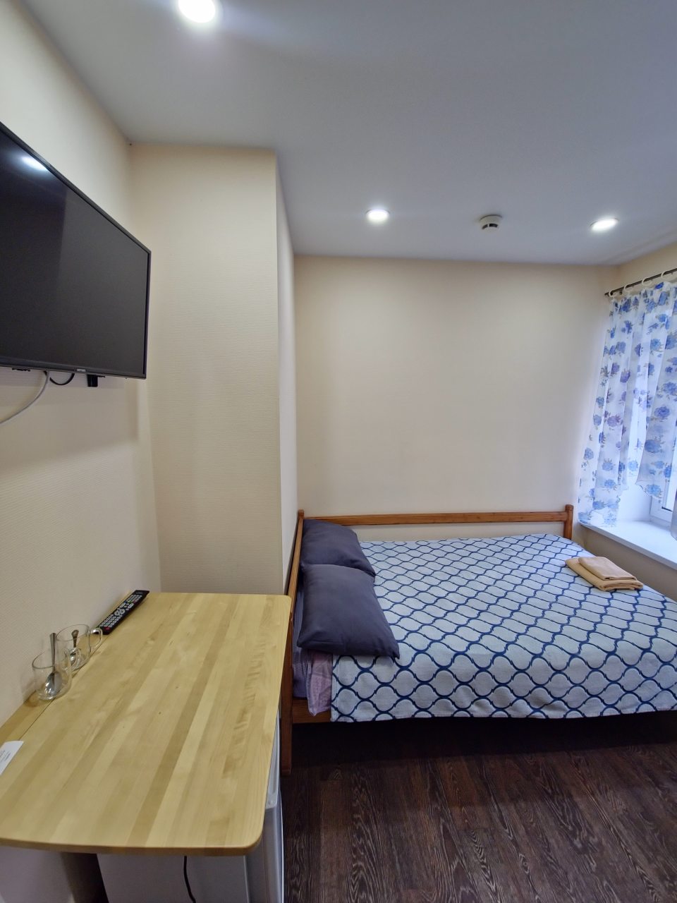 Двухместный номер Эконом.
Туалет в номере. Душ на этаже.