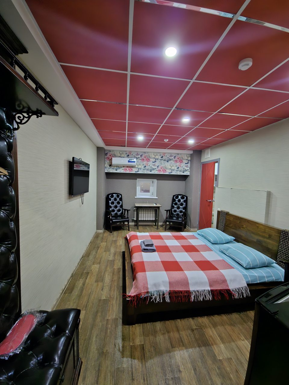 Двухместный номер категории Полулюкс.
Удобства в номера.