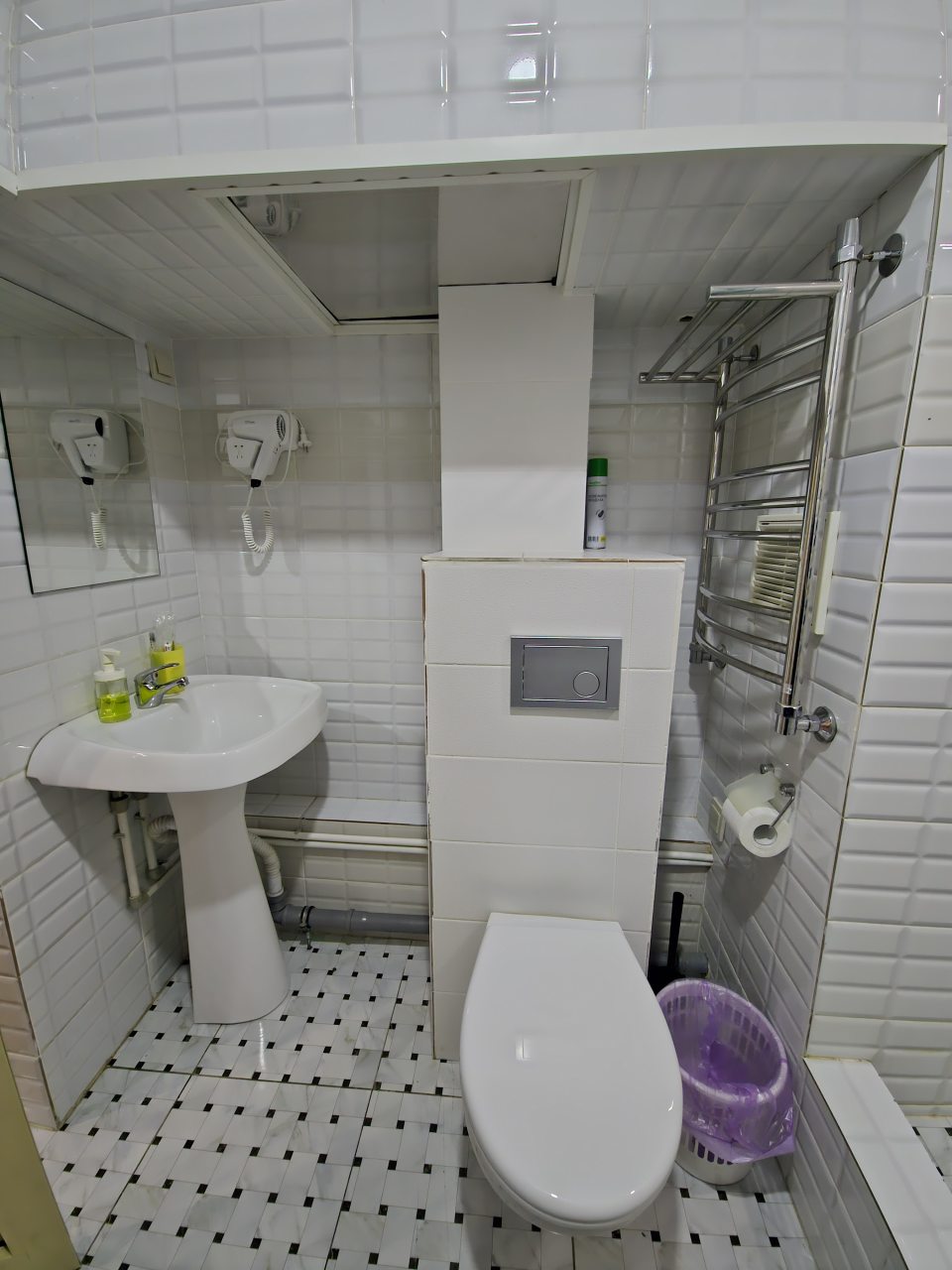 Трехместный номер категории Полулюкс.
Удобства в номера.